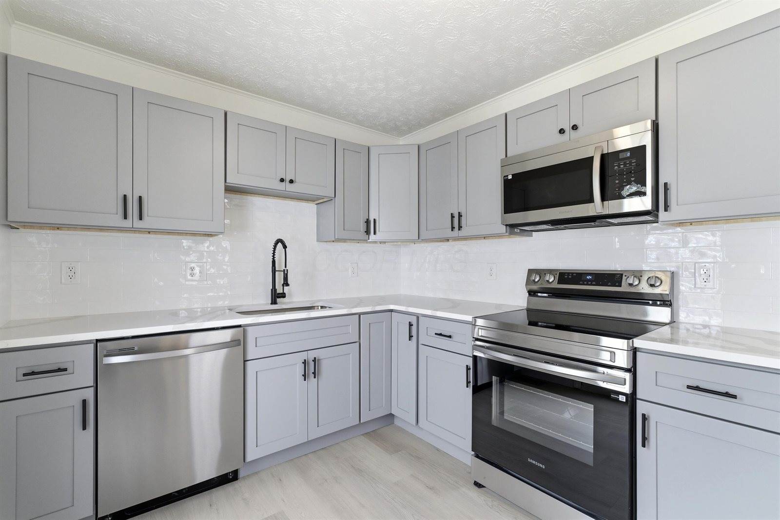 978 East North Broadway Street, Columbus, OH 43224