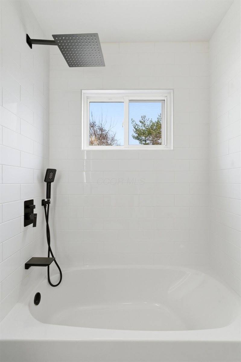 978 East North Broadway Street, Columbus, OH 43224