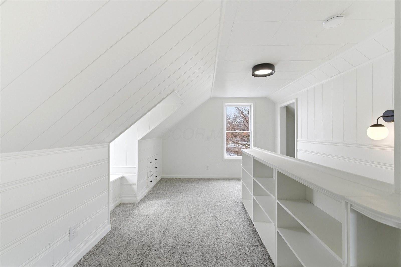 978 East North Broadway Street, Columbus, OH 43224