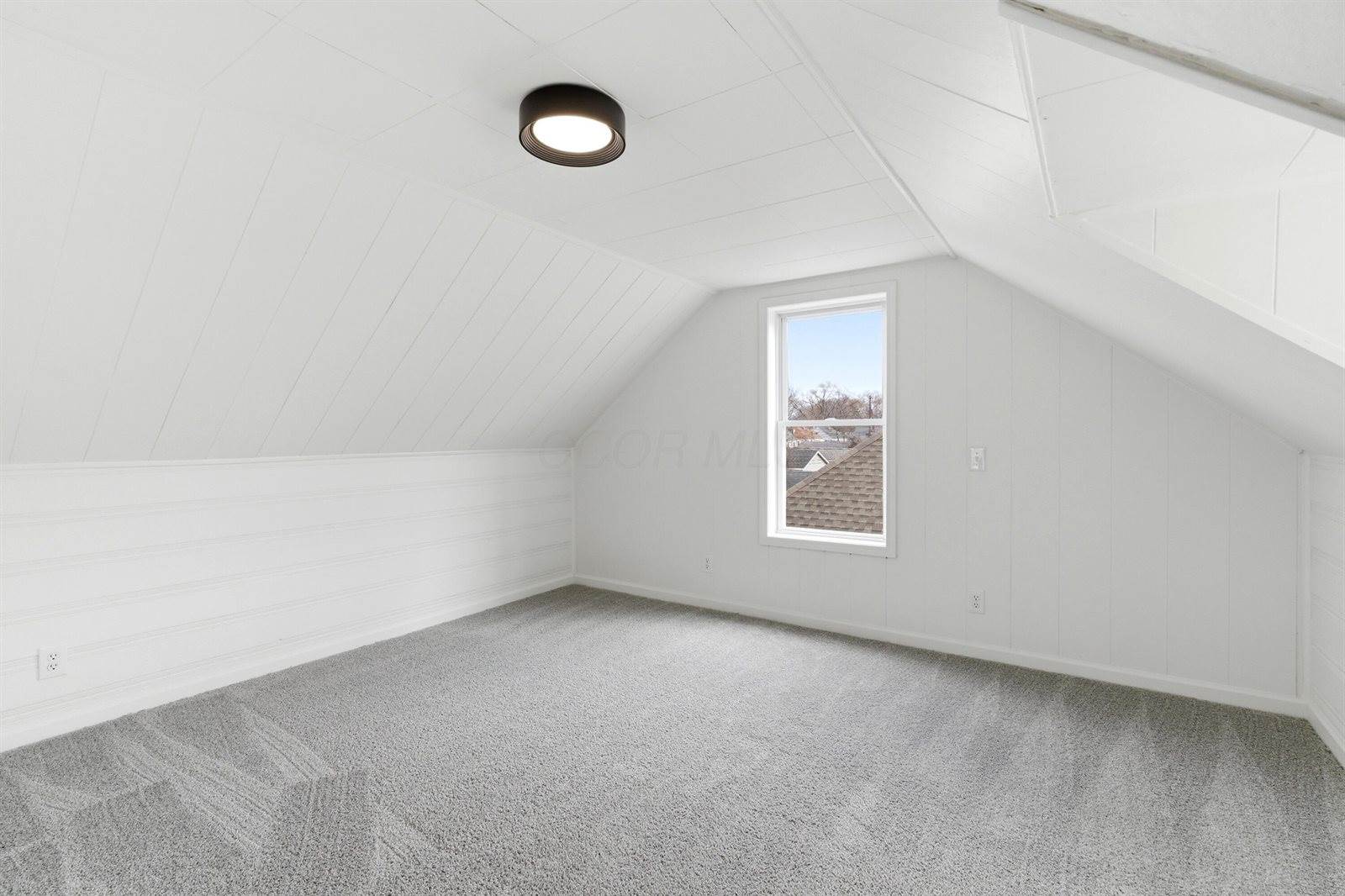 978 East North Broadway Street, Columbus, OH 43224