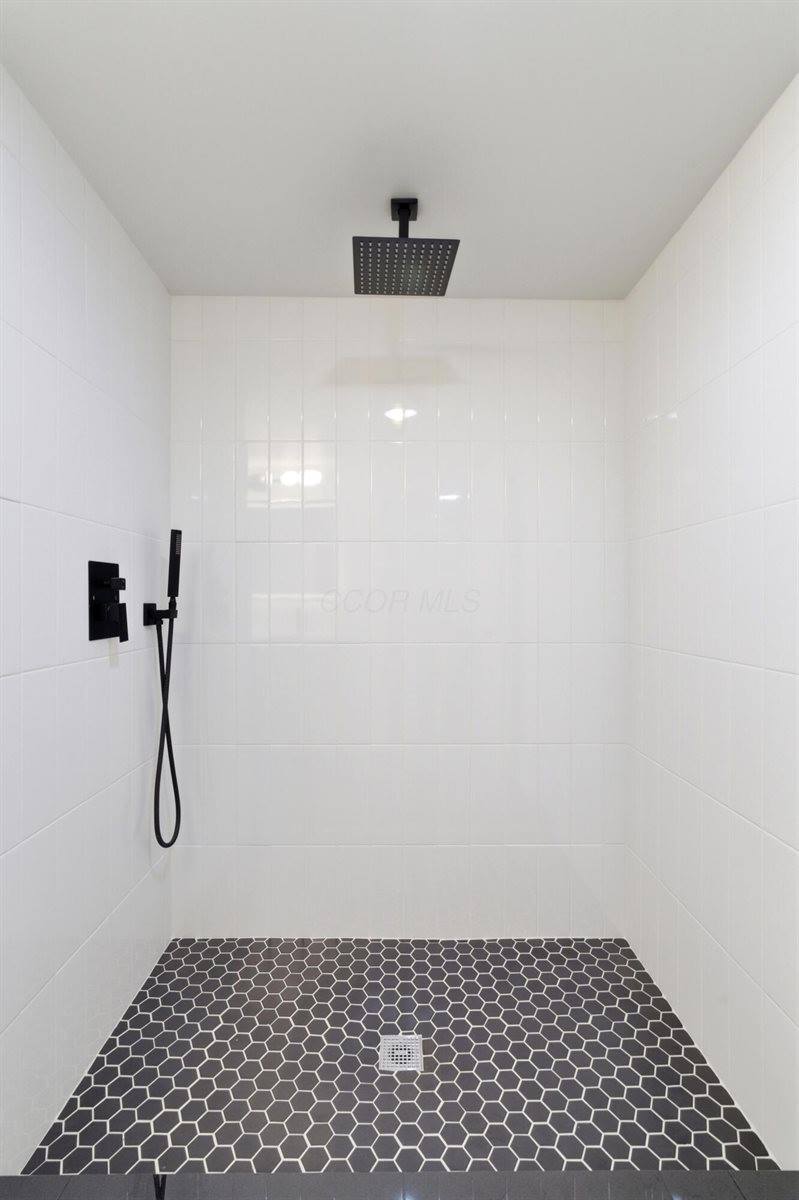 978 East North Broadway Street, Columbus, OH 43224