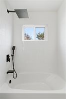 978 East North Broadway Street, Columbus, OH 43224