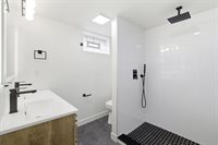 978 East North Broadway Street, Columbus, OH 43224