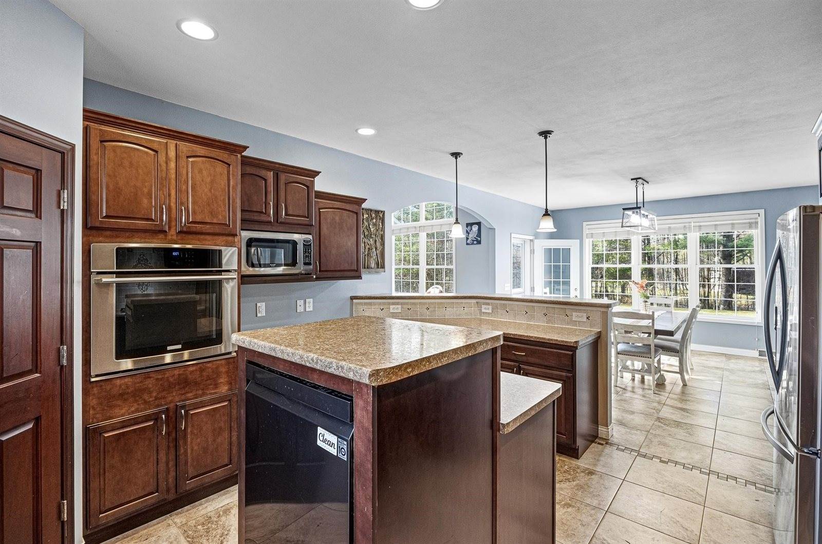 2501 Falcons Cove, Stevens Point, WI 54482