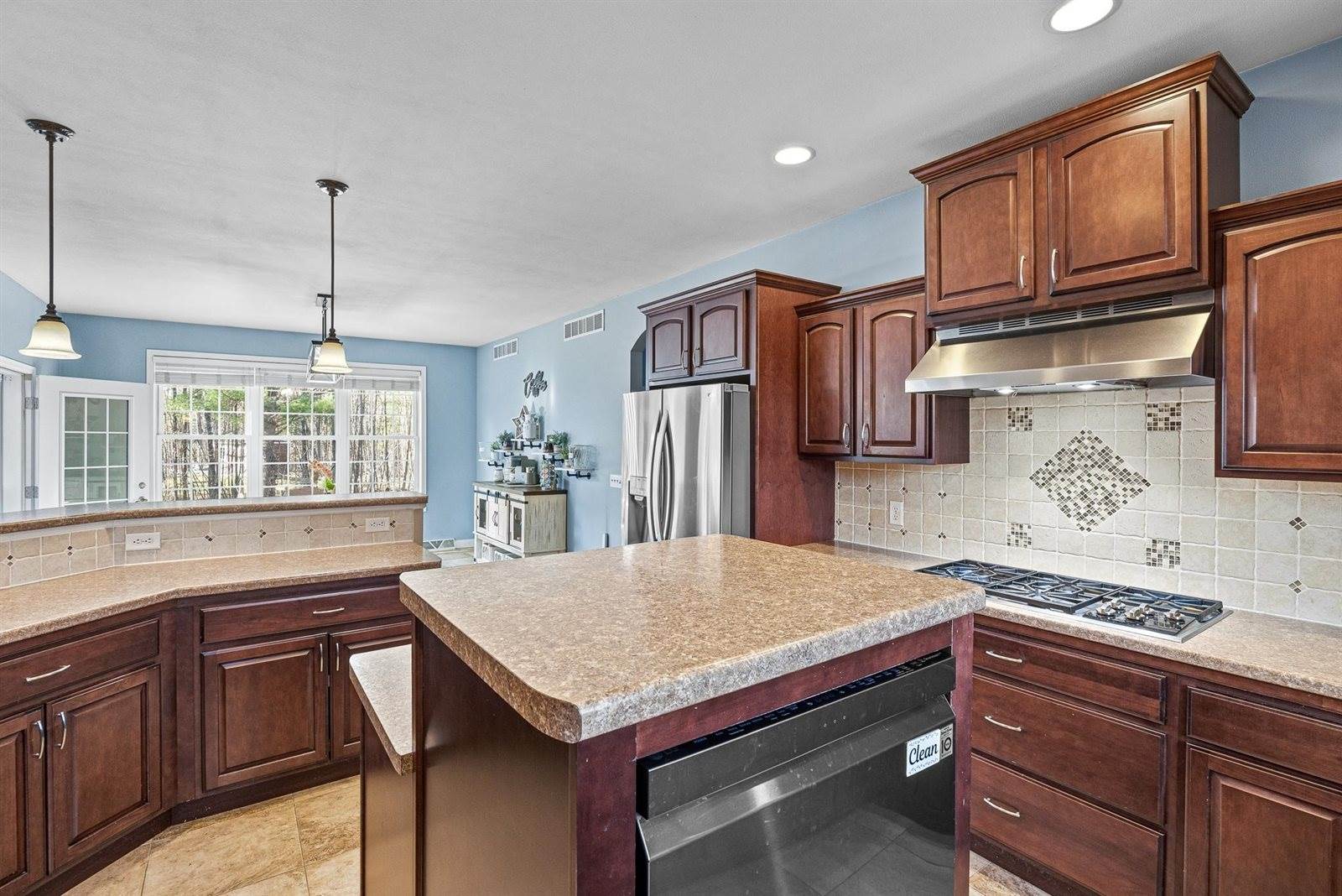 2501 Falcons Cove, Stevens Point, WI 54482