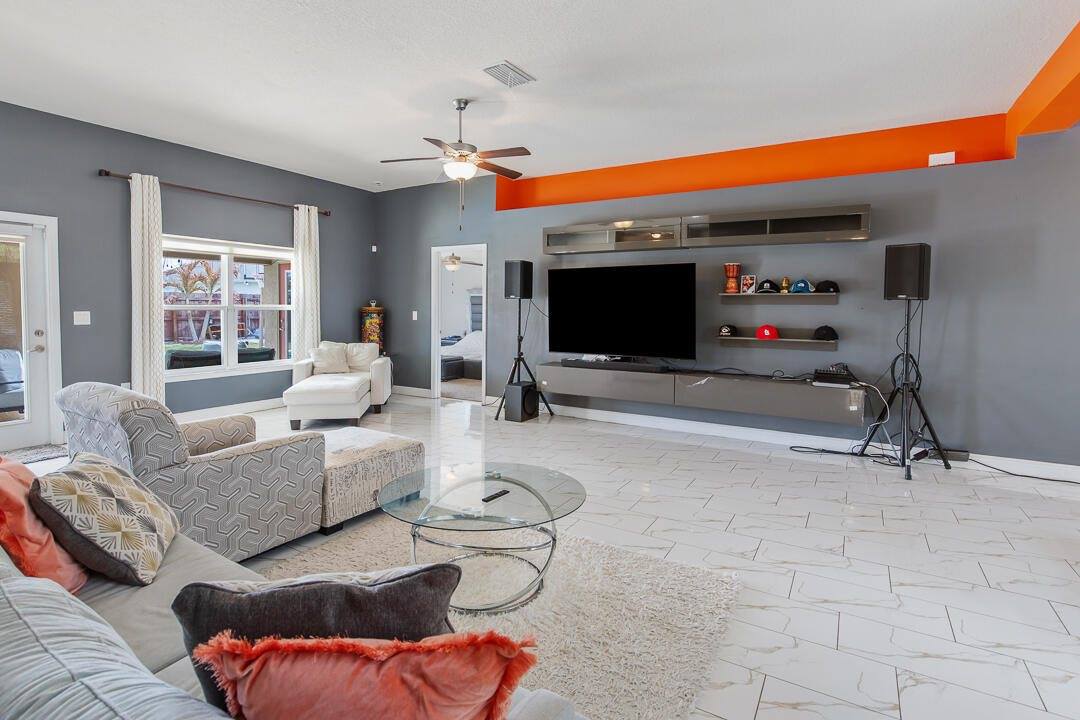 4633 SW Junietta Terrace, Port Saint Lucie, FL 34953