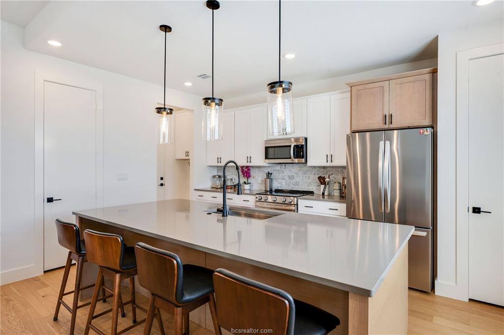 2944 Huffman Way, College Station, TX 77840