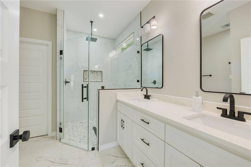 1612 Robeson Street, Bryan, TX 77803