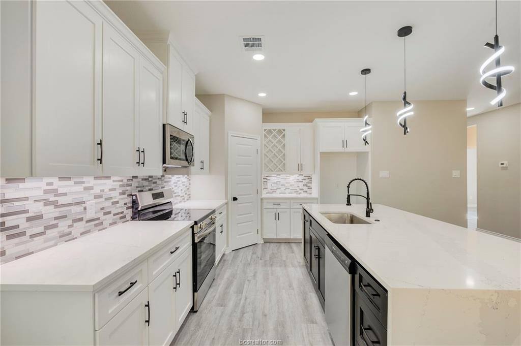 1612 Robeson Street, Bryan, TX 77803