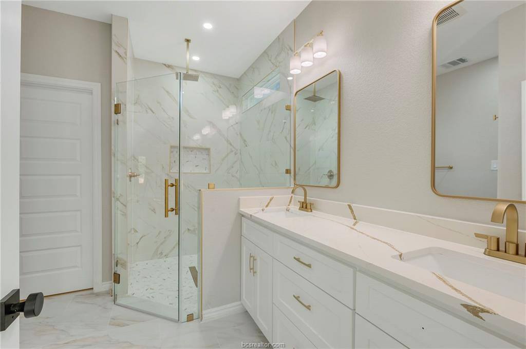 1614 Robeson Street, Bryan, TX 77803