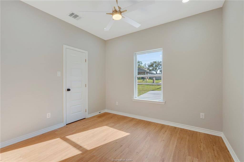 1614 Robeson Street, Bryan, TX 77803