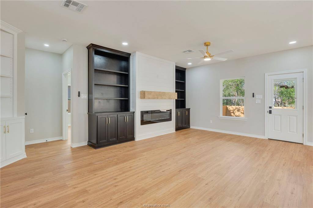 1614 Robeson Street, Bryan, TX 77803