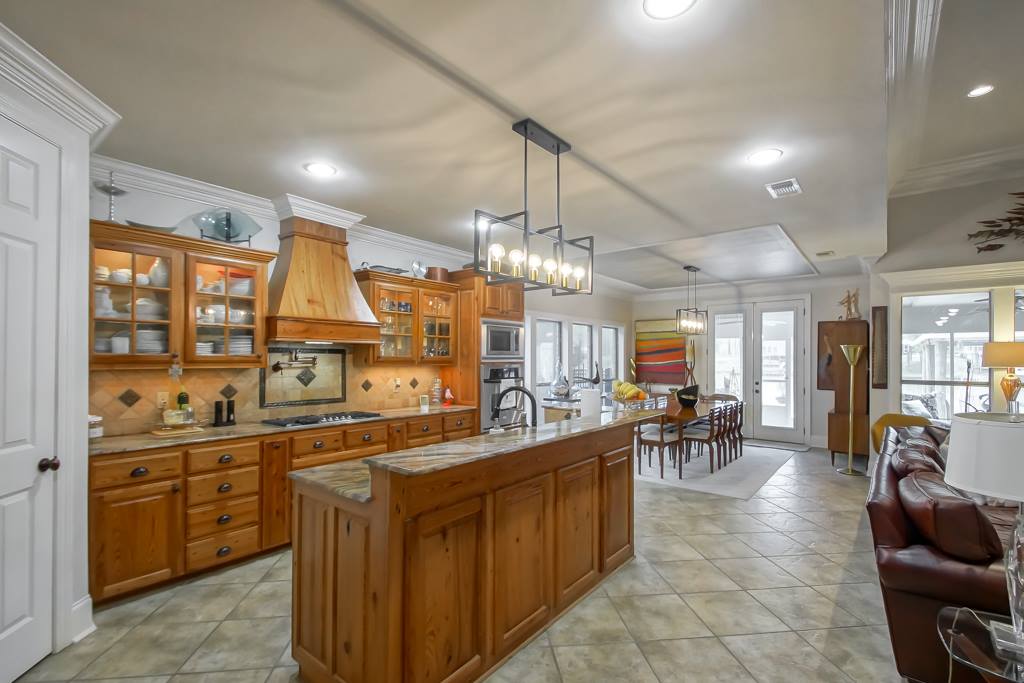 21157 Waterfront East Drive, Maurepas, LA 70449