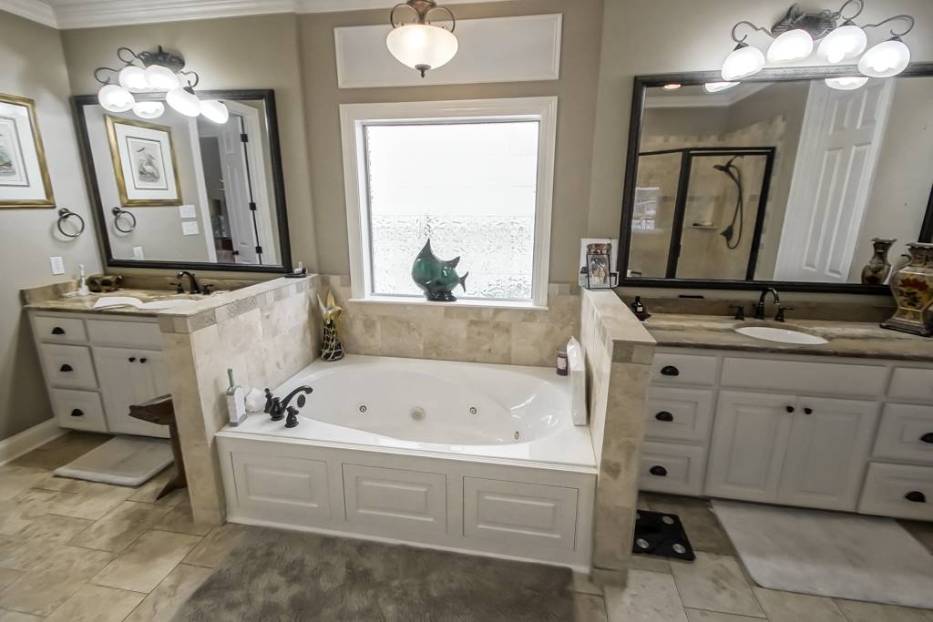 21157 Waterfront East Drive, Maurepas, LA 70449