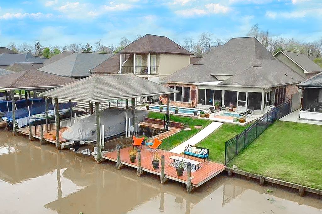 21157 Waterfront East Drive, Maurepas, LA 70449