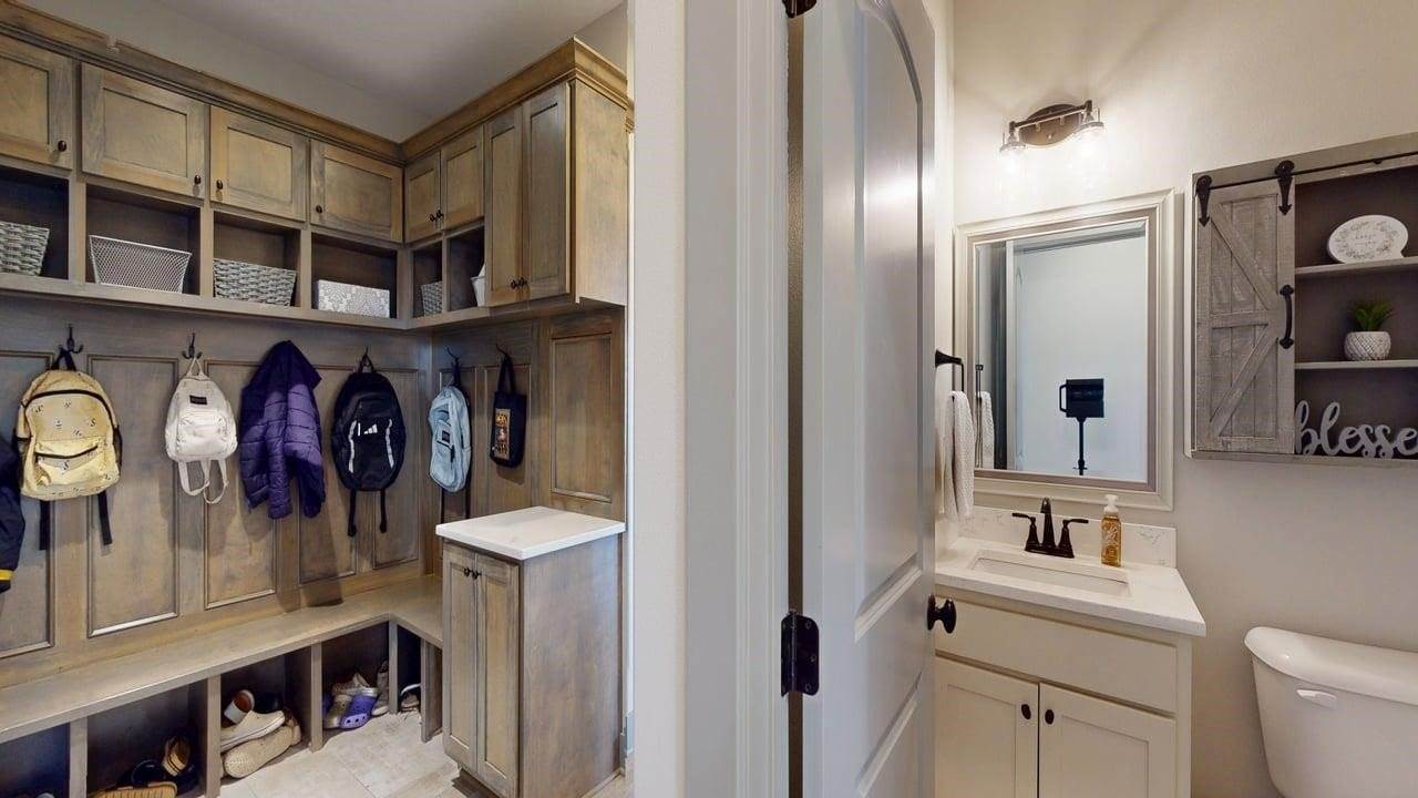 1115 Pleasant Street NE, Bondurant, IA 50035