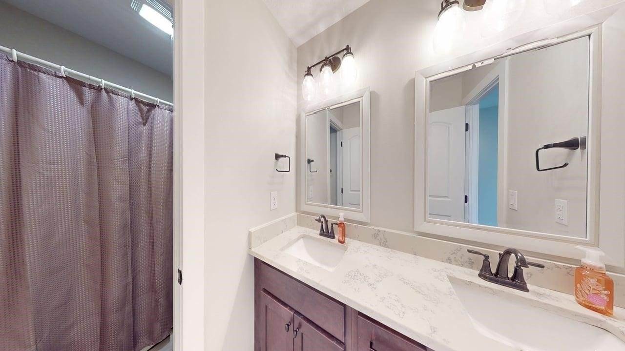 1115 Pleasant Street NE, Bondurant, IA 50035