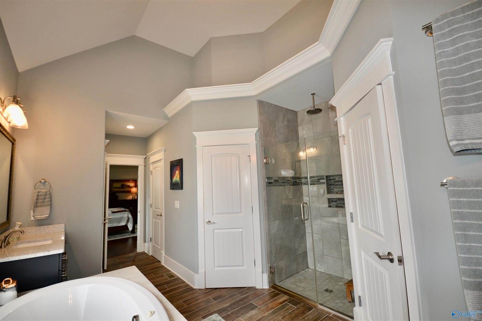 25 Ridge Bluff Circle SE, Huntsville, AL 35803