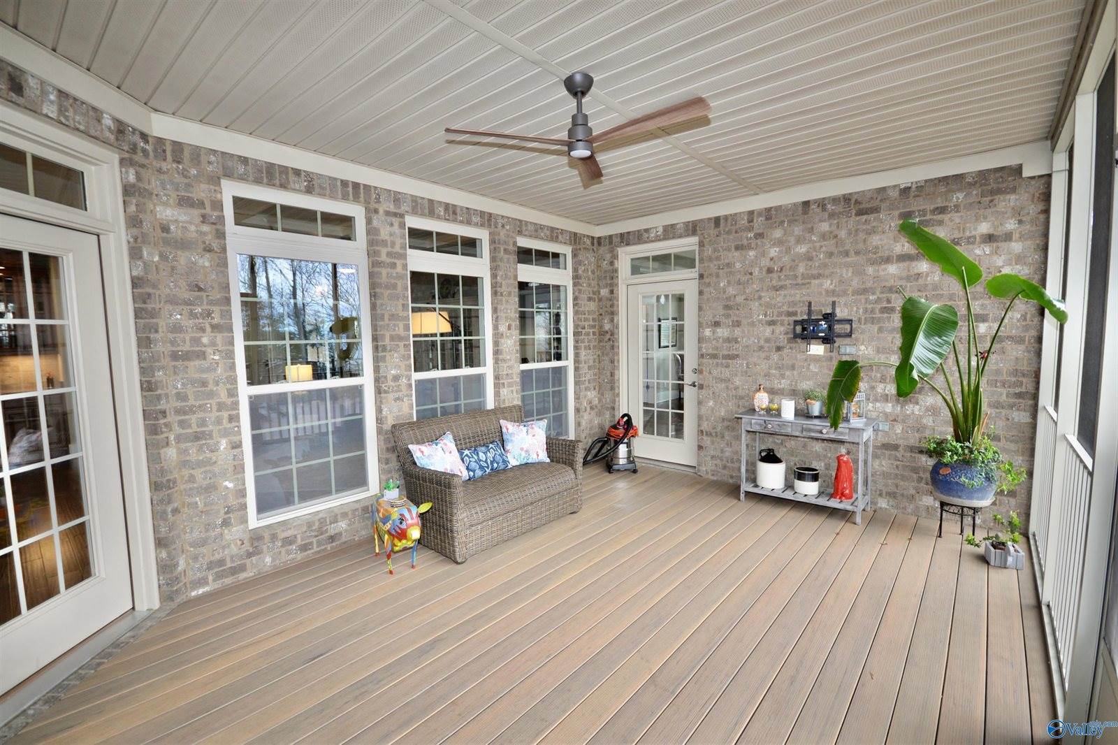 25 Ridge Bluff Circle SE, Huntsville, AL 35803