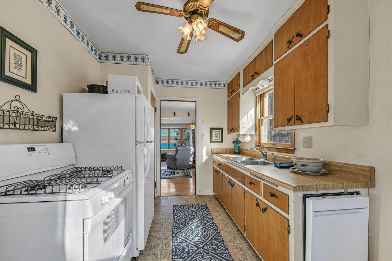 N6997 Oakwood ROAD, Whitewater, WI 53190