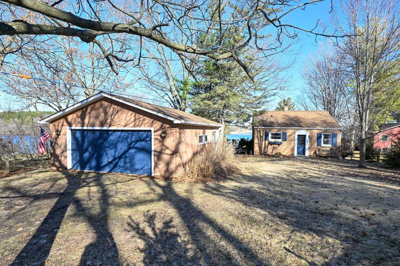 N6997 Oakwood ROAD, Whitewater, WI 53190