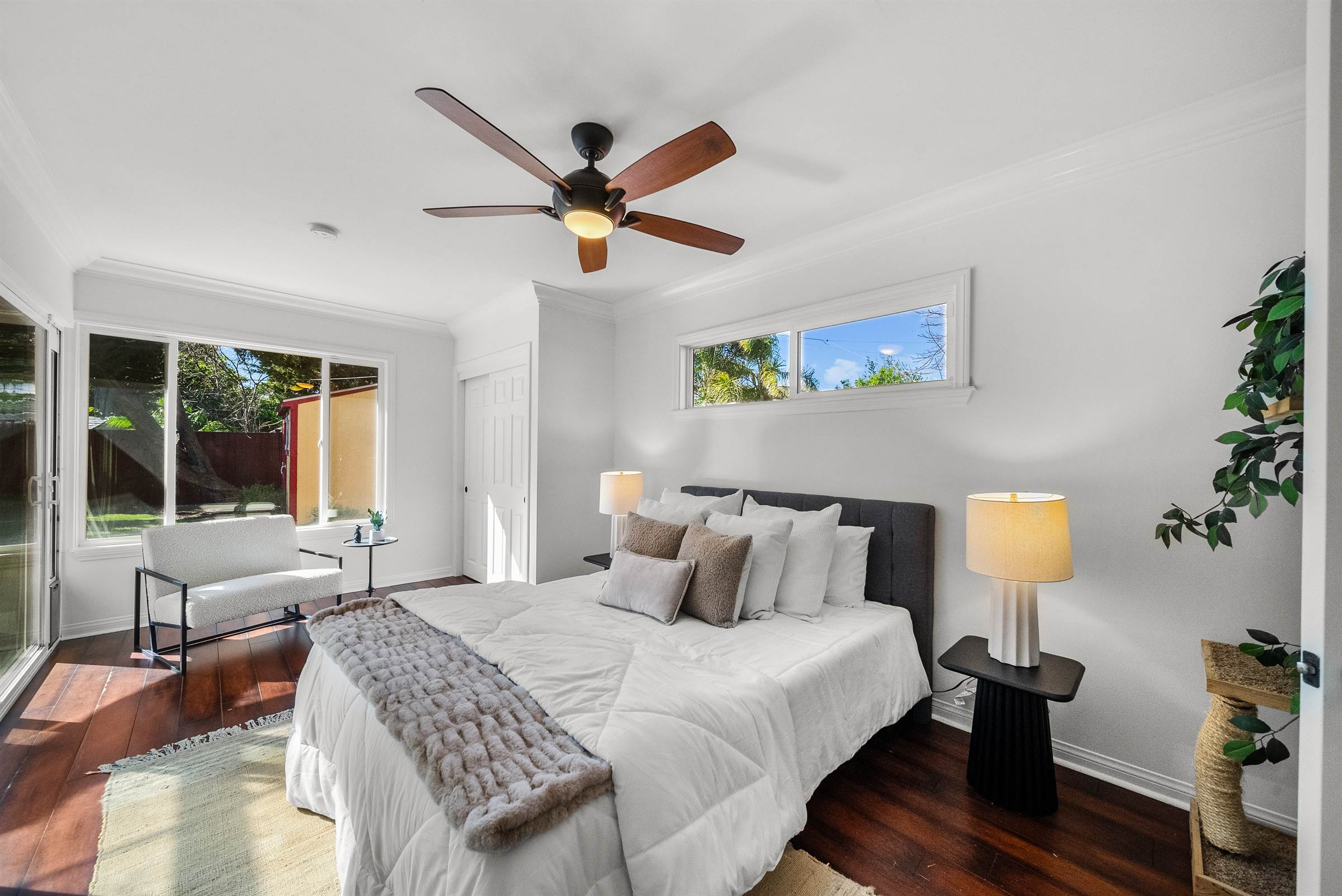 7819 Encino Ave., Northridge, CA 91325