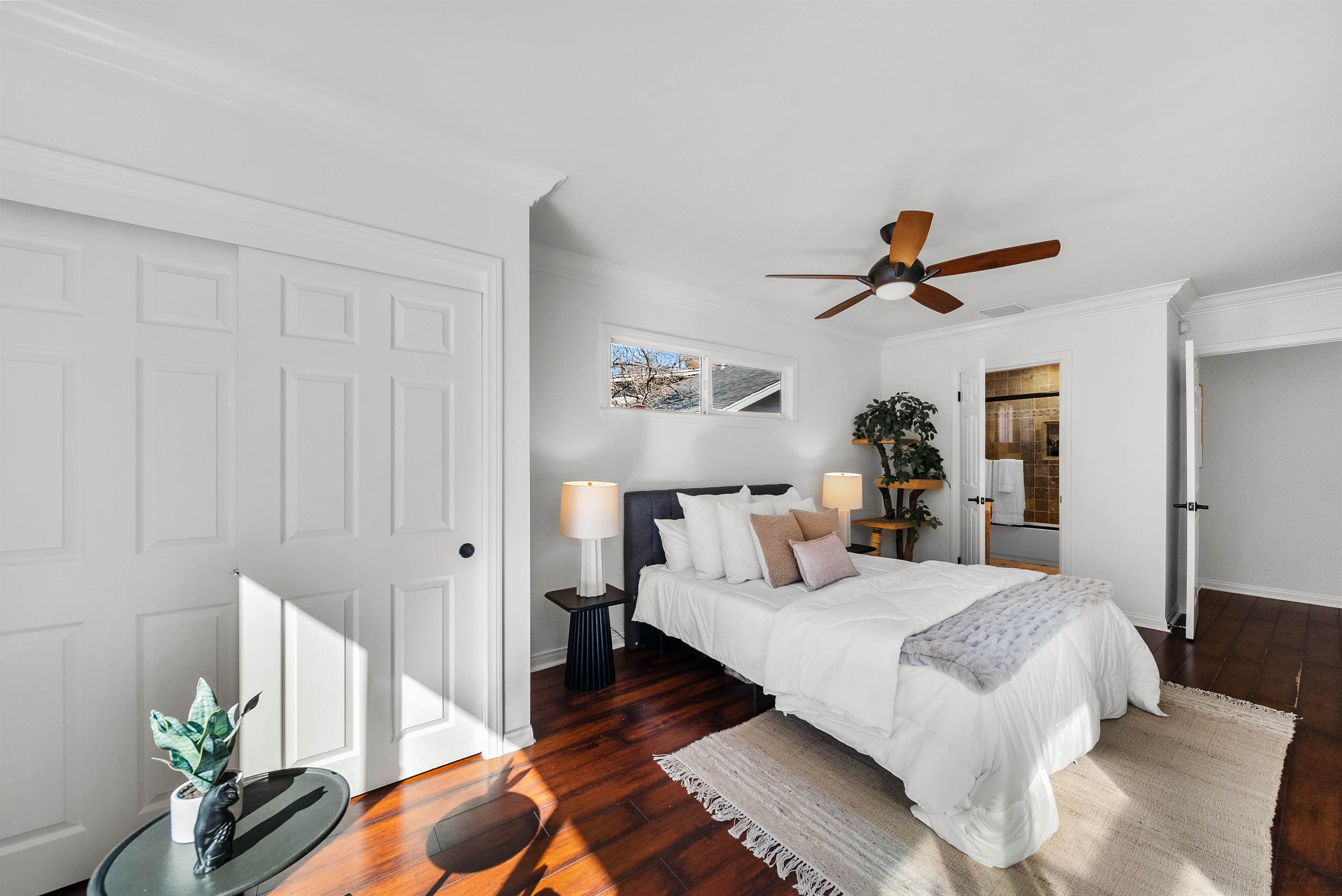 7819 Encino Ave., Northridge, CA 91325