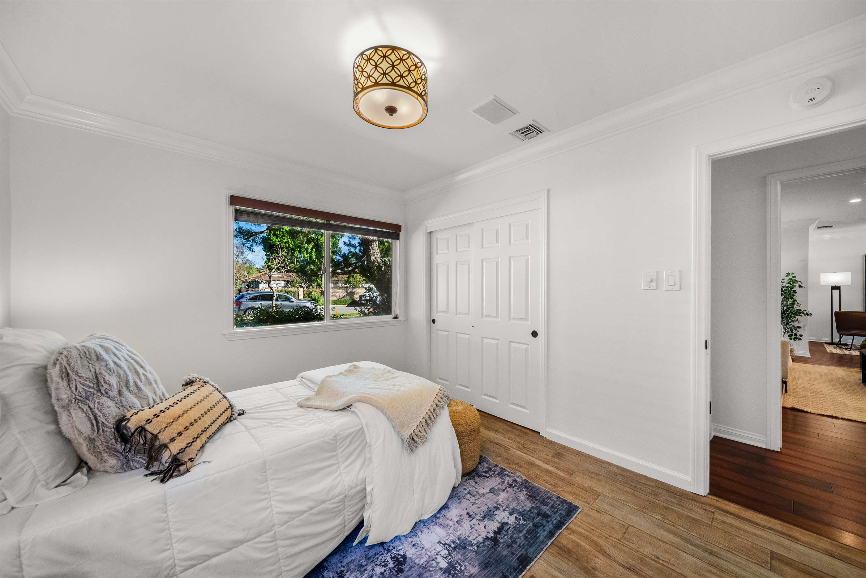 7819 Encino Ave., Northridge, CA 91325
