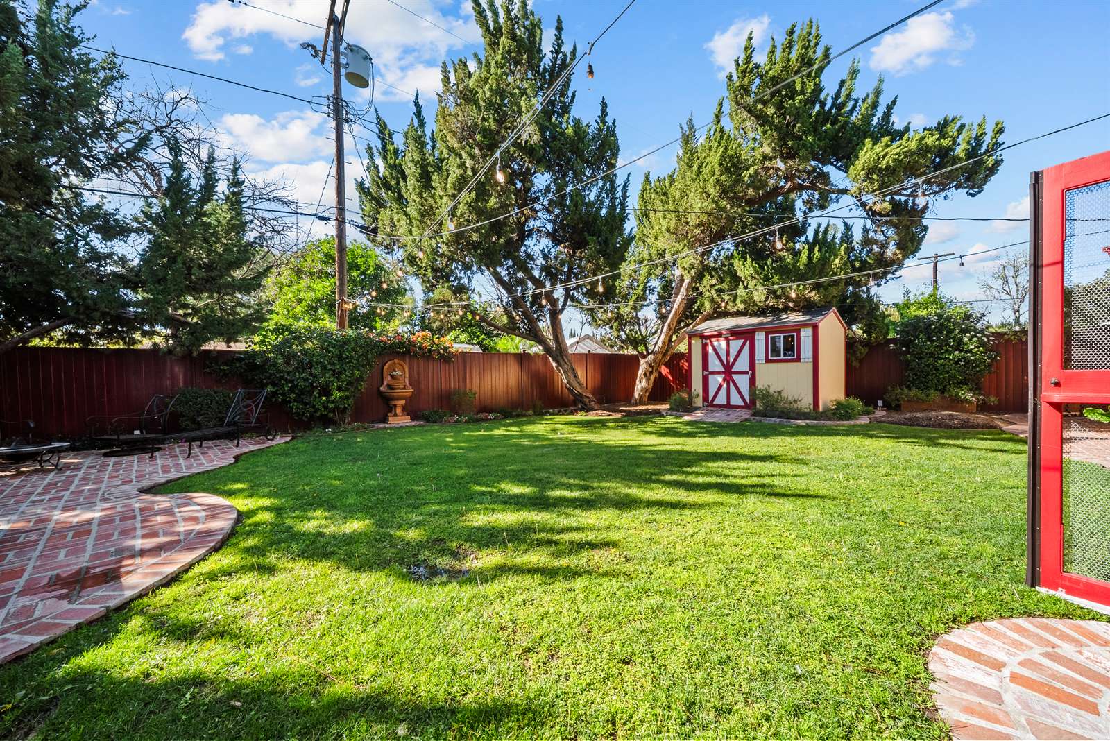 7819 Encino Ave., Northridge, CA 91325