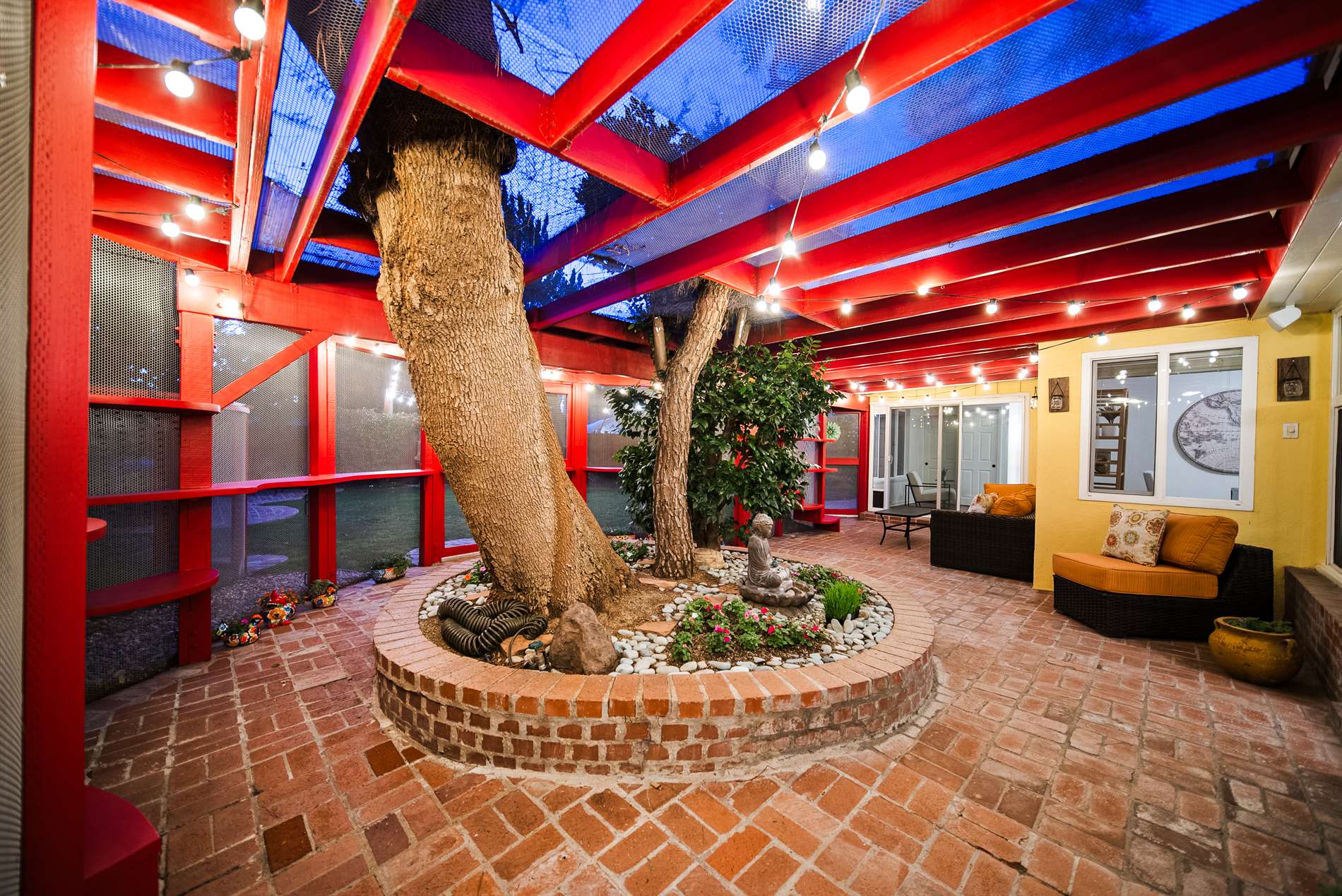 7819 Encino Ave., Northridge, CA 91325