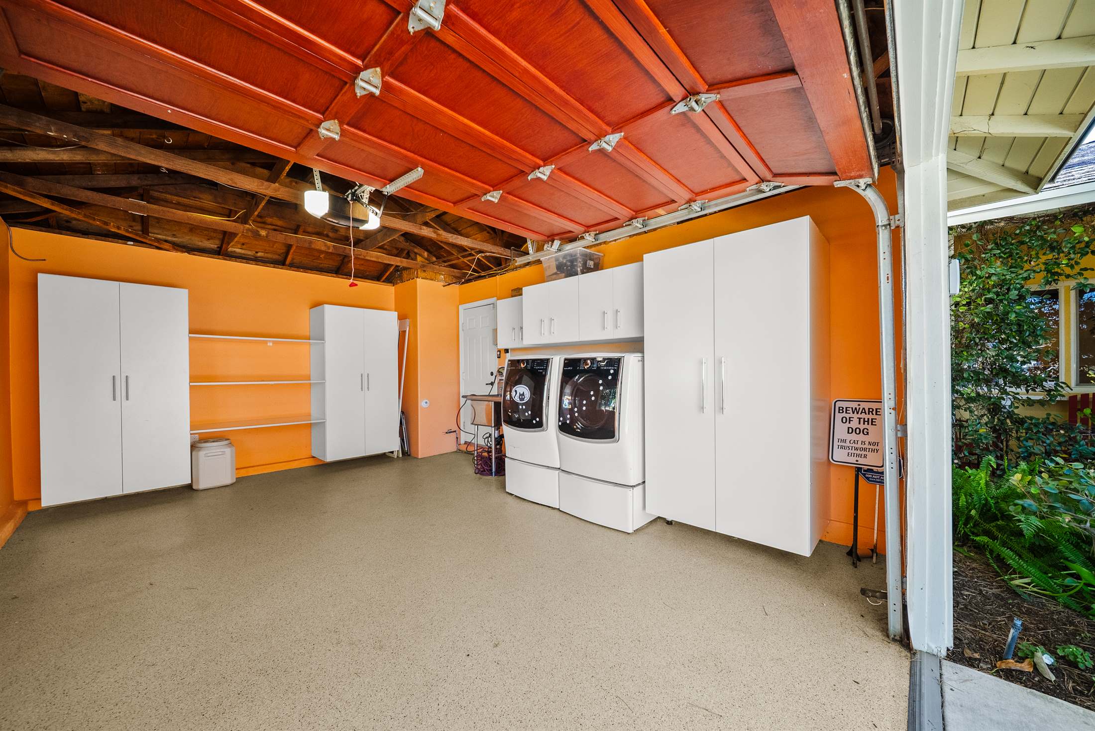 7819 Encino Ave., Northridge, CA 91325
