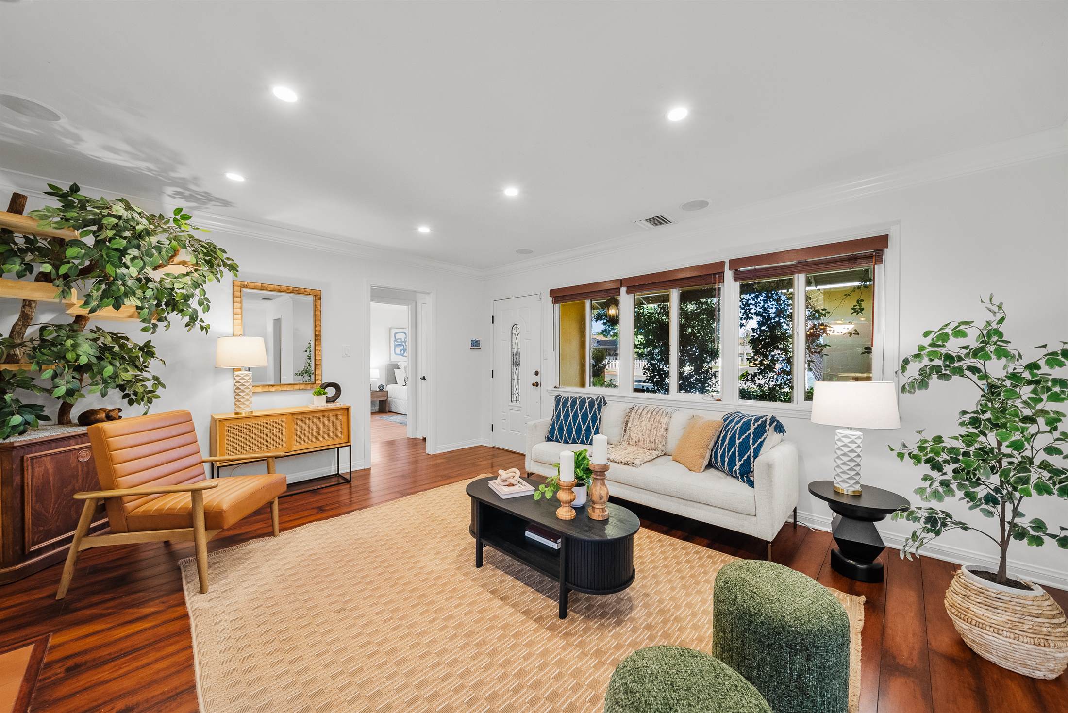 7819 Encino Ave., Northridge, CA 91325