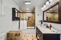 7819 Encino Ave., Northridge, CA 91325