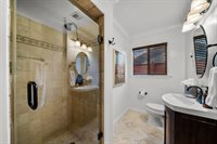 7819 Encino Ave., Northridge, CA 91325