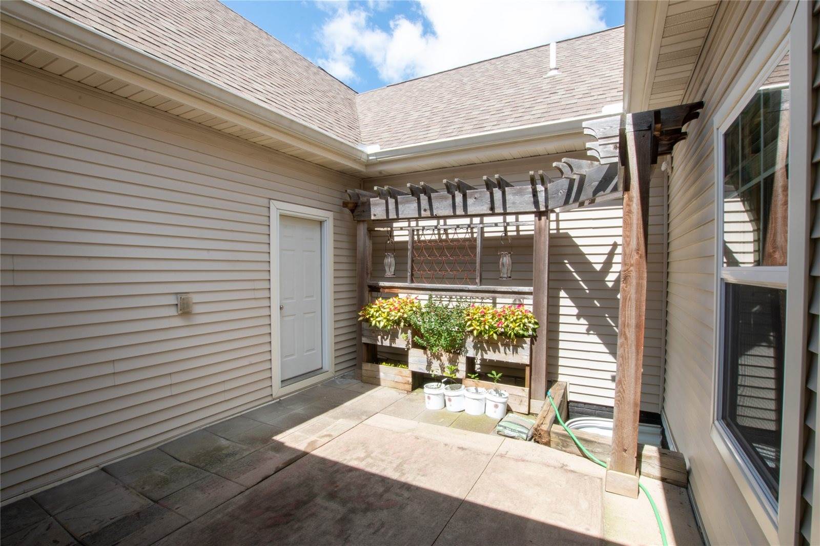 204 Cambridge Drive, West Des Moines, IA 50266