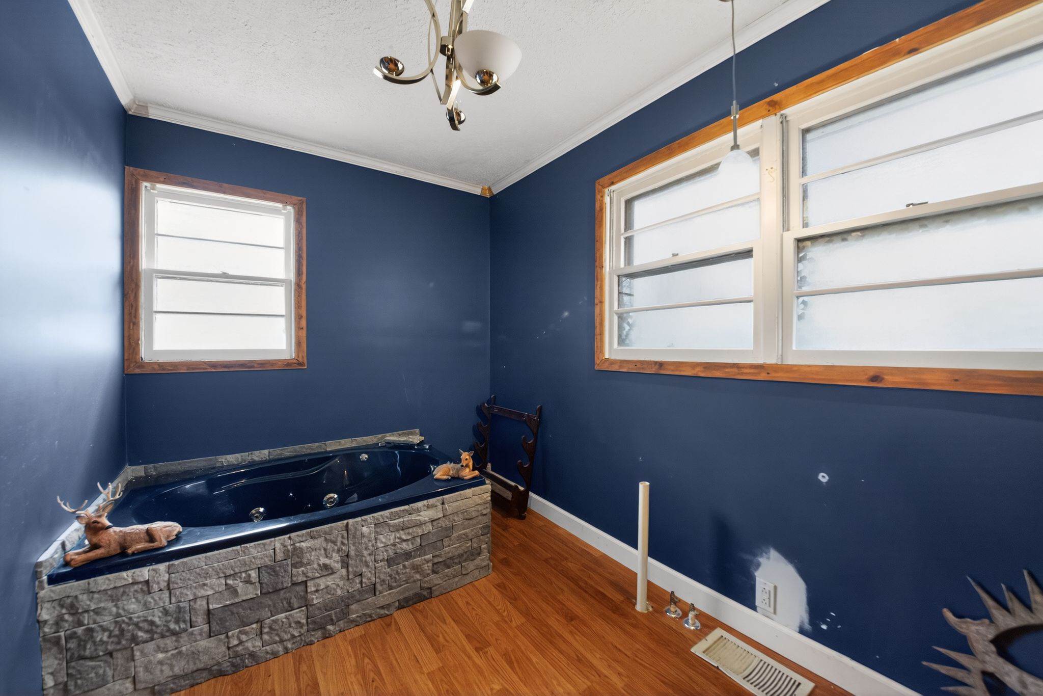 202 Pine Hill Dr, Waverly, TN 37185