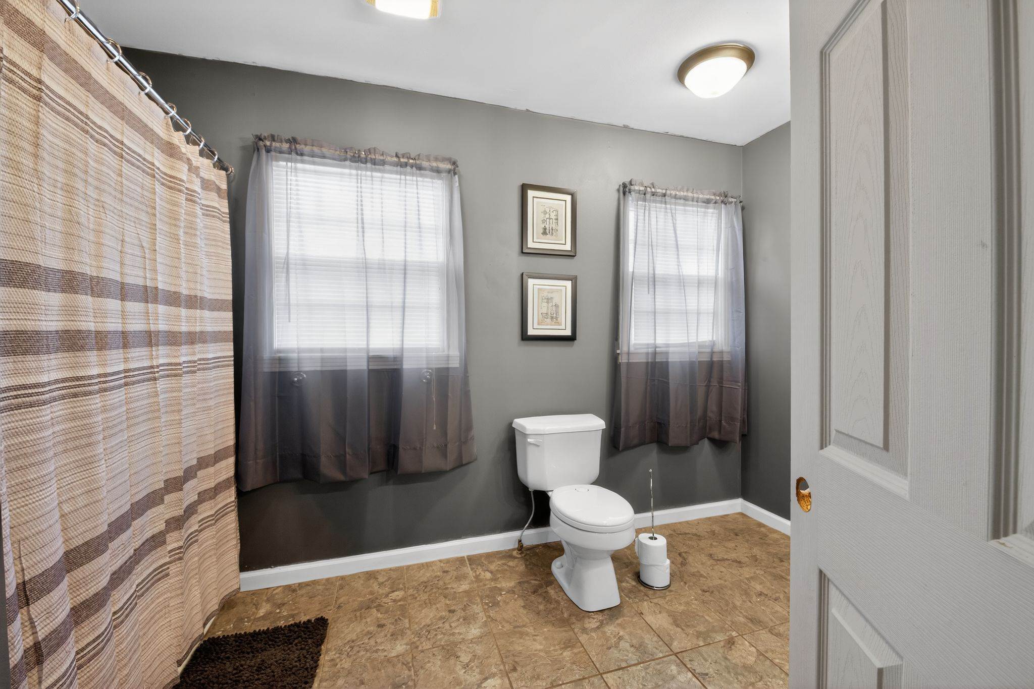 202 Pine Hill Dr, Waverly, TN 37185