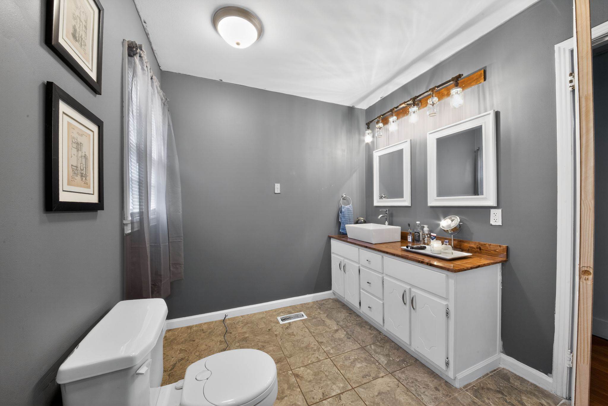 202 Pine Hill Dr, Waverly, TN 37185