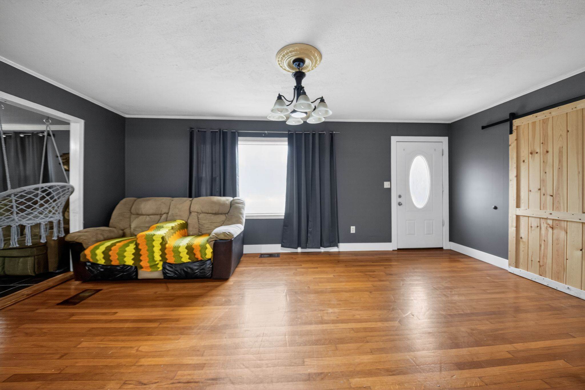202 Pine Hill Dr, Waverly, TN 37185