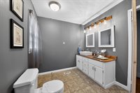 202 Pine Hill Dr, Waverly, TN 37185