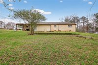 202 Pine Hill Dr, Waverly, TN 37185