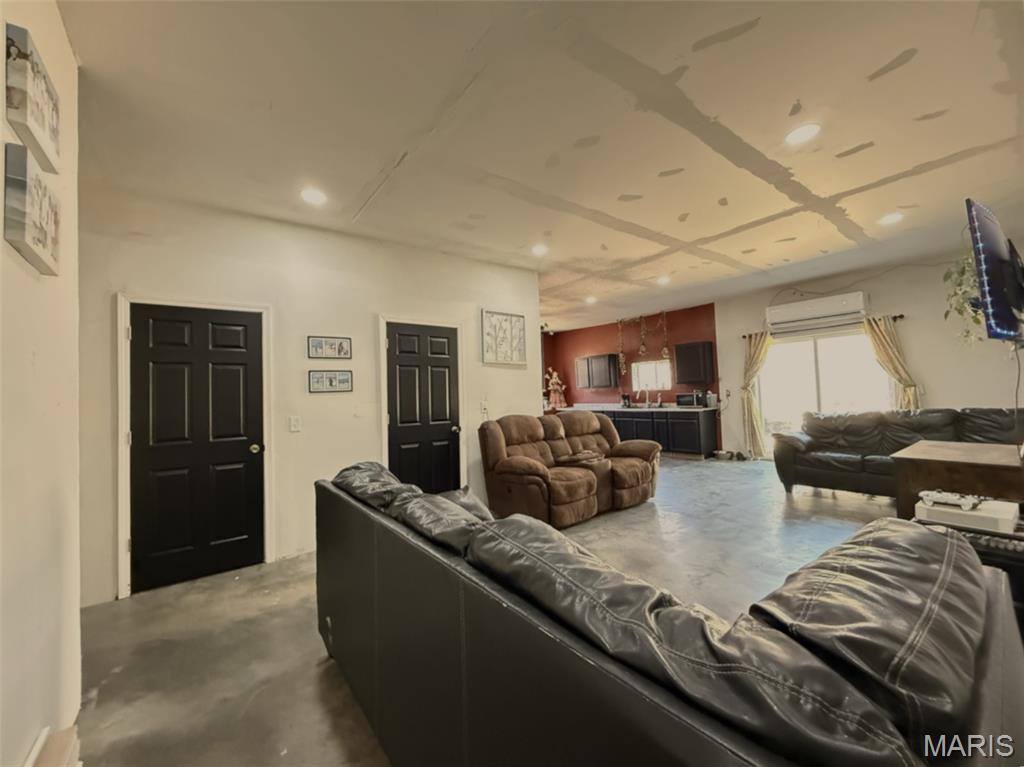 30651 Marigold, Lebanon, MO 65536