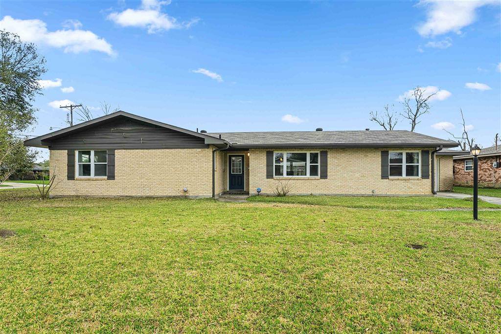 201 Crestwood St Street, Lake Charles, LA 70605