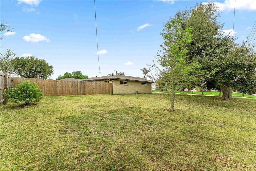 201 Crestwood St Street, Lake Charles, LA 70605