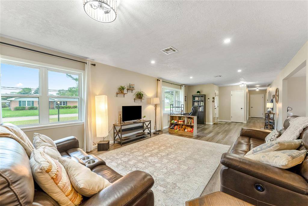 201 Crestwood St Street, Lake Charles, LA 70605