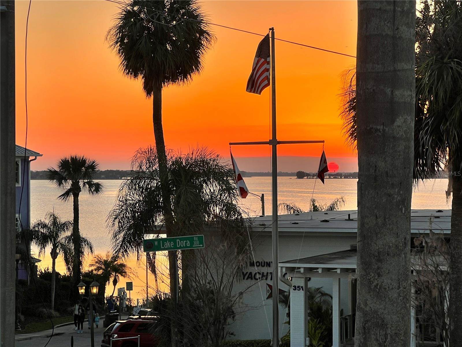 810 North Tremain Street, Mount Dora, FL 32757