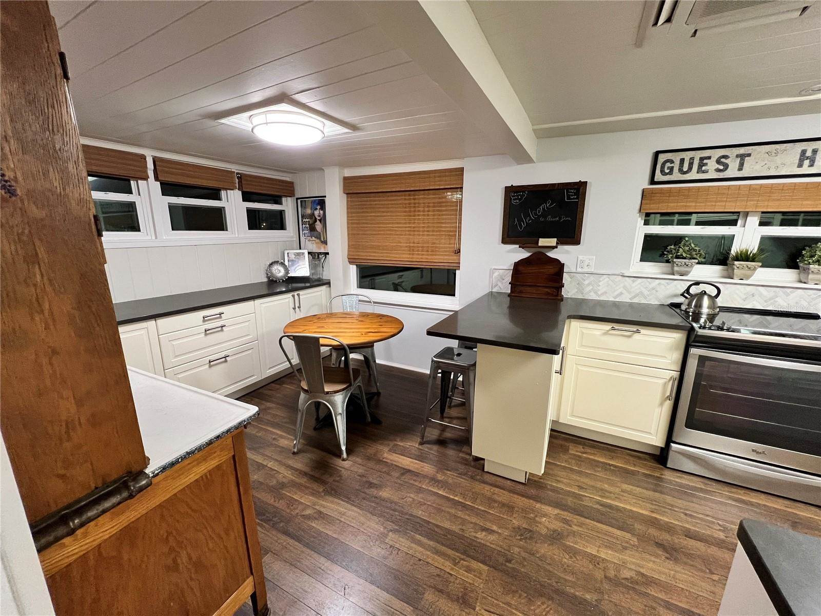 810 North Tremain Street, Mount Dora, FL 32757