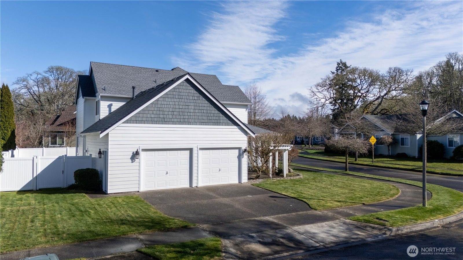 2194 Forrest Place, Dupont, WA 98327