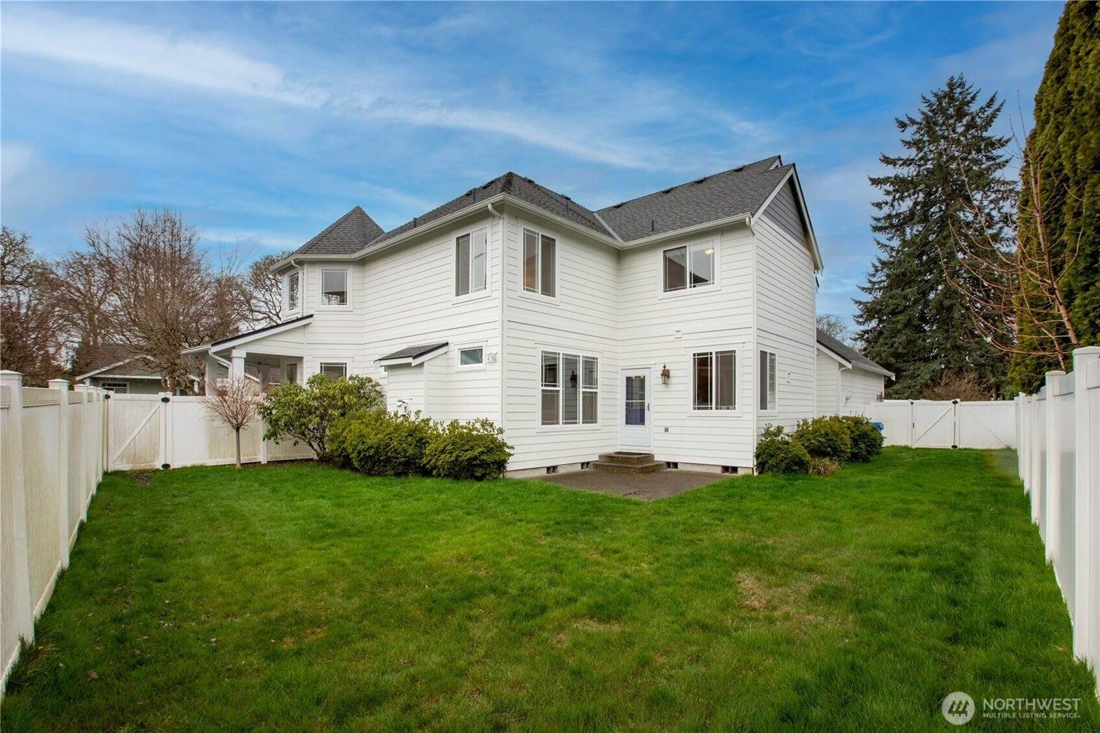 2194 Forrest Place, Dupont, WA 98327