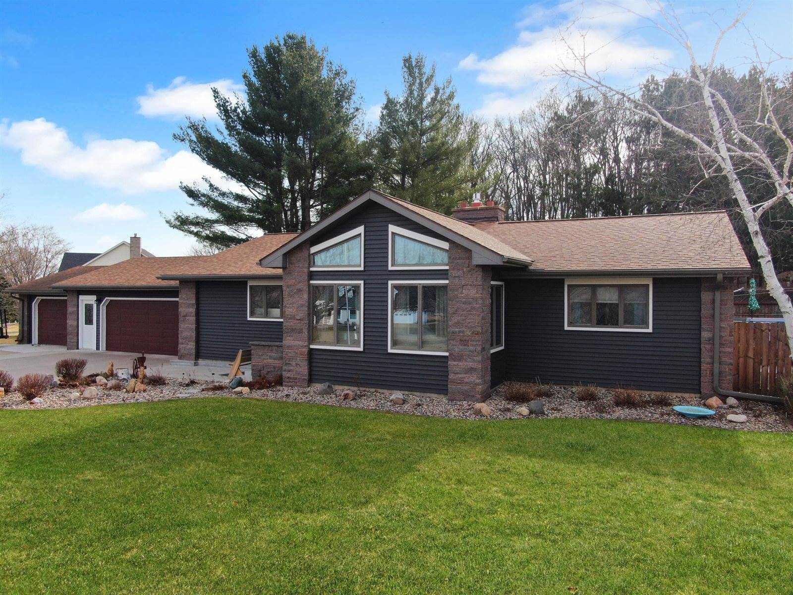 1719 South Highland Dr, Sparta, WI 54656